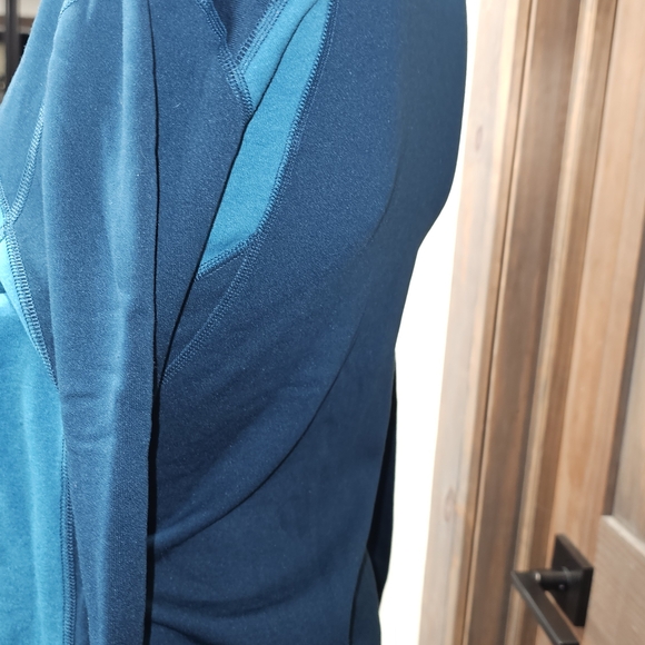 Patagonia Teal Quarter-Zip Sweatshirt - Picture 6 of 7